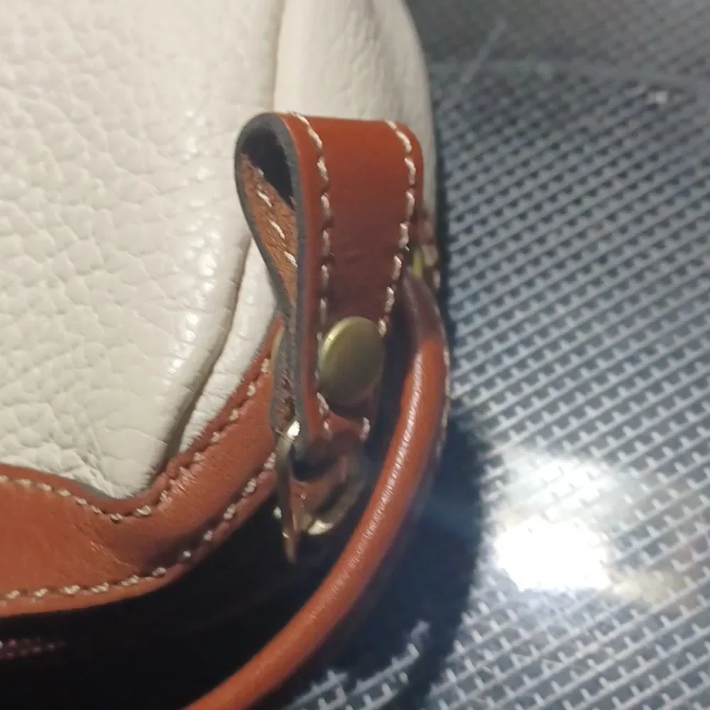 Gloria Vanderbilt Y2K 100%Leather Pebble Cream Women's Crossbody Bag